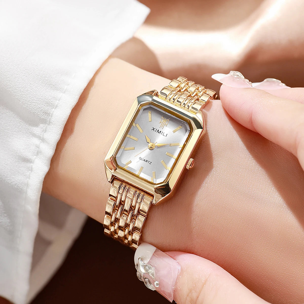 Women's Luxury Exquisite Watches Versatile Ladies' College Style Quartz!