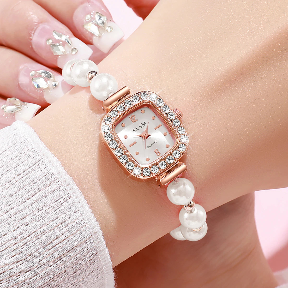 Women's Watch Elegant Temperament Simple Square Number Scale Trendy !