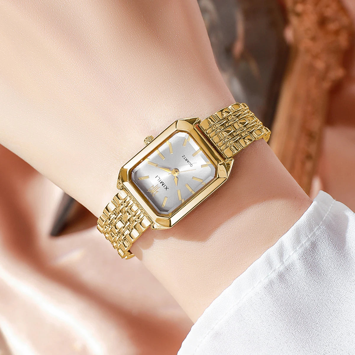 Women's Luxury Exquisite Watches Versatile Ladies' College Style Quartz!