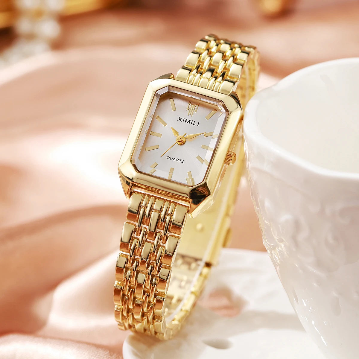 Women's Luxury Exquisite Watches Versatile Ladies' College Style Quartz!